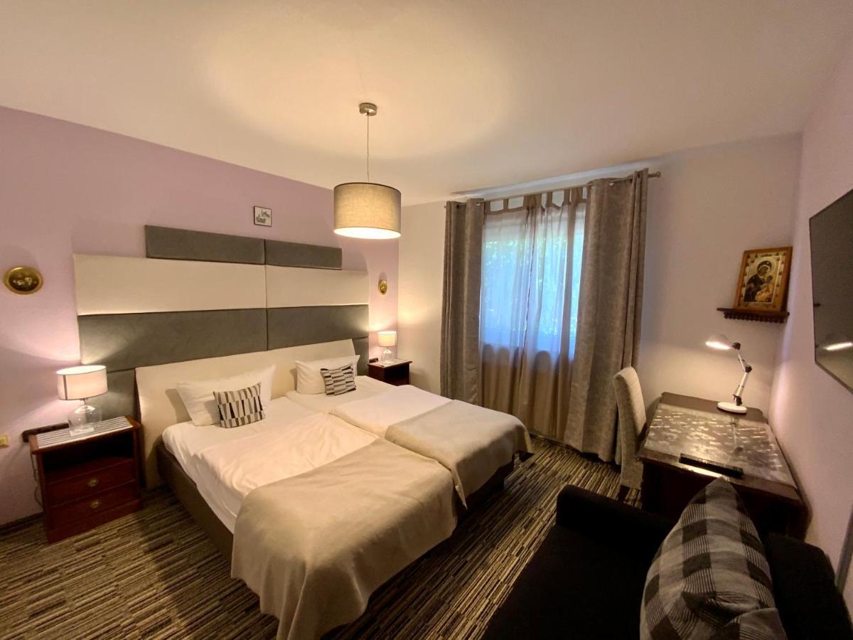Hotel Attache Raunheim Ngoại thất bức ảnh