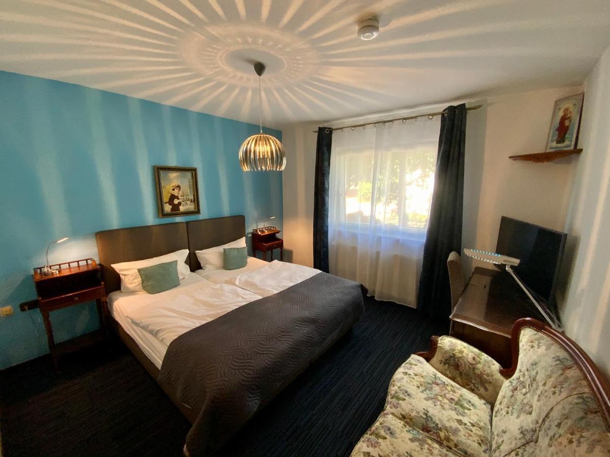 Hotel Attache Raunheim Ngoại thất bức ảnh