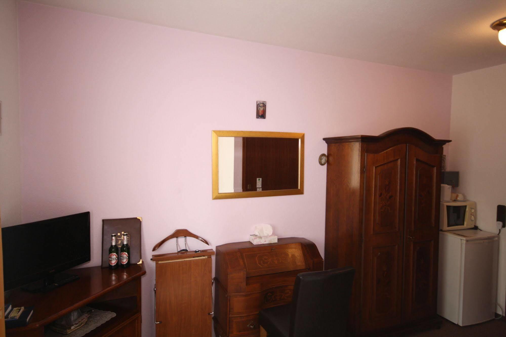 Hotel Attache Raunheim Ngoại thất bức ảnh