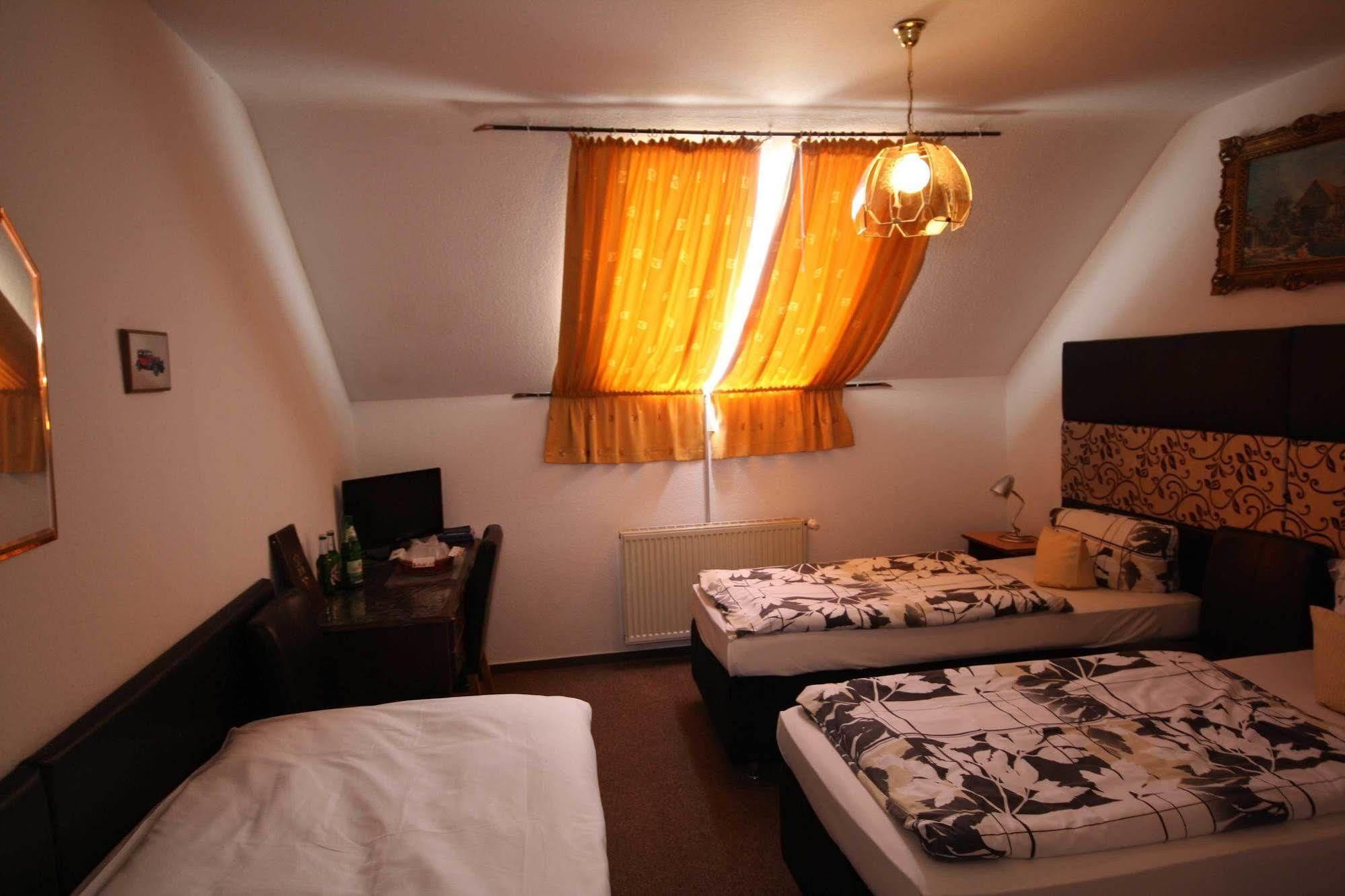 Hotel Attache Raunheim Ngoại thất bức ảnh