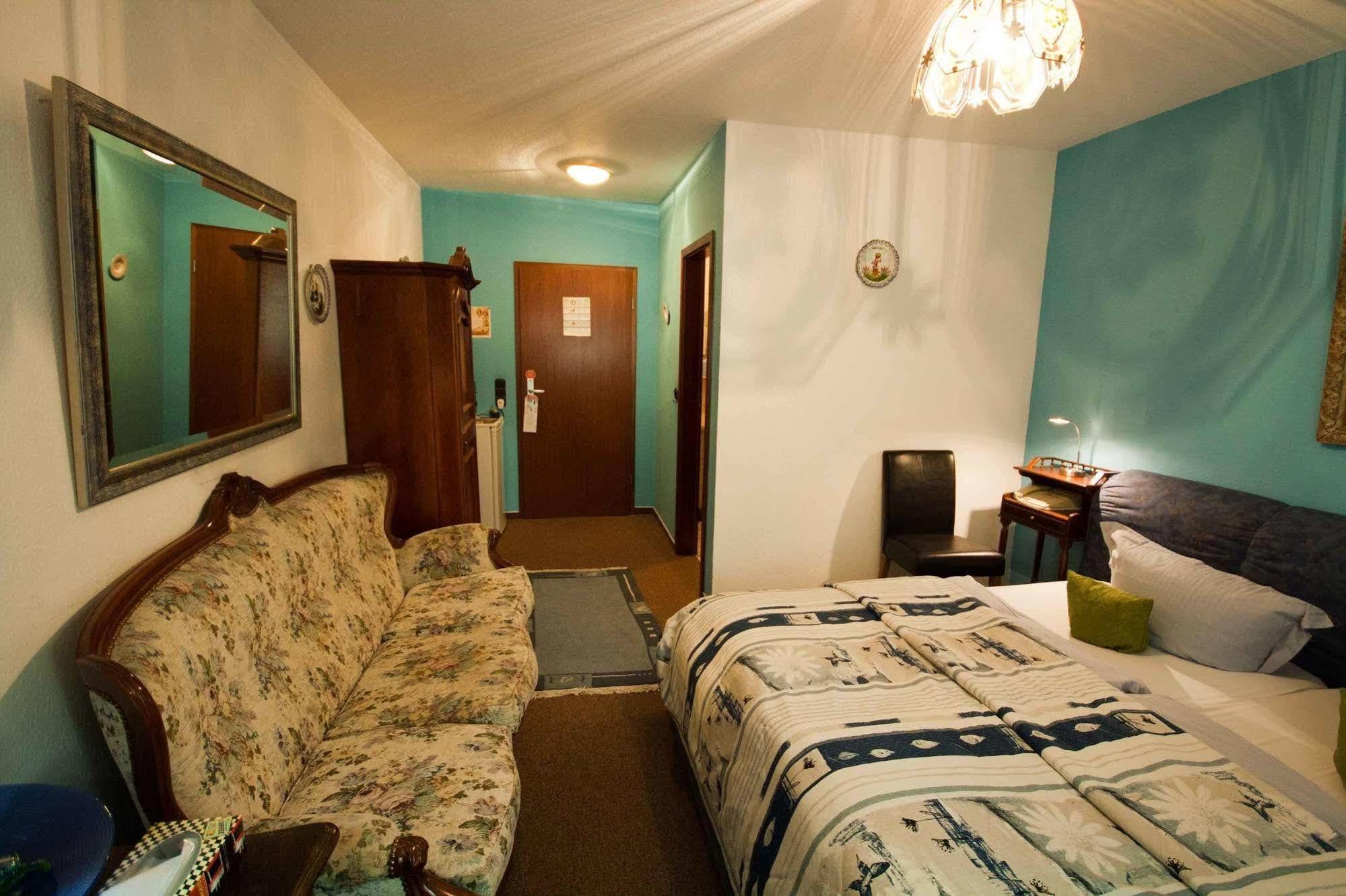 Hotel Attache Raunheim Ngoại thất bức ảnh