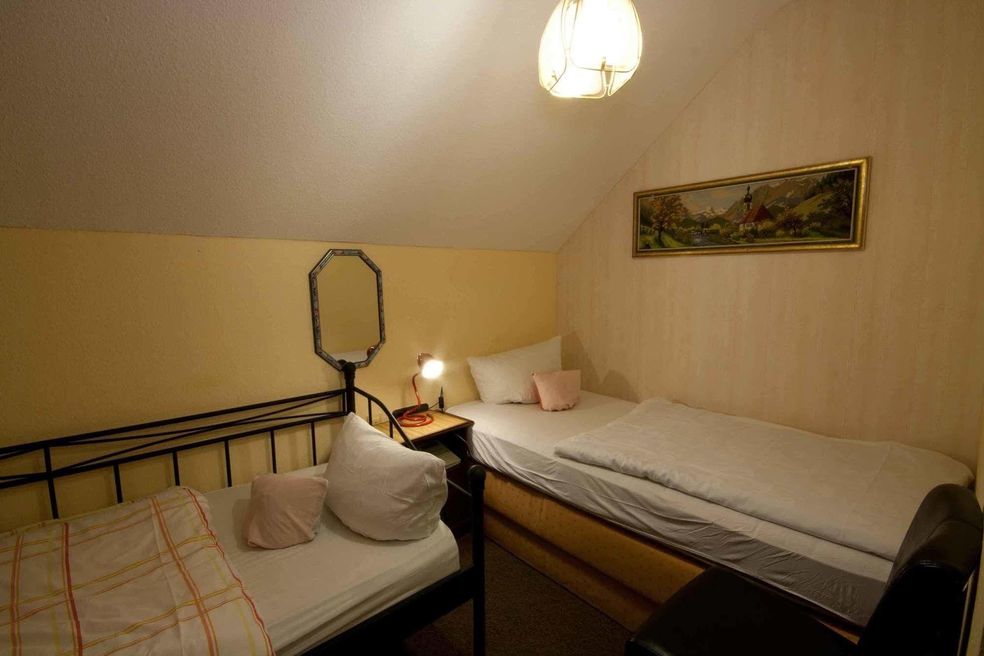 Hotel Attache Raunheim Ngoại thất bức ảnh