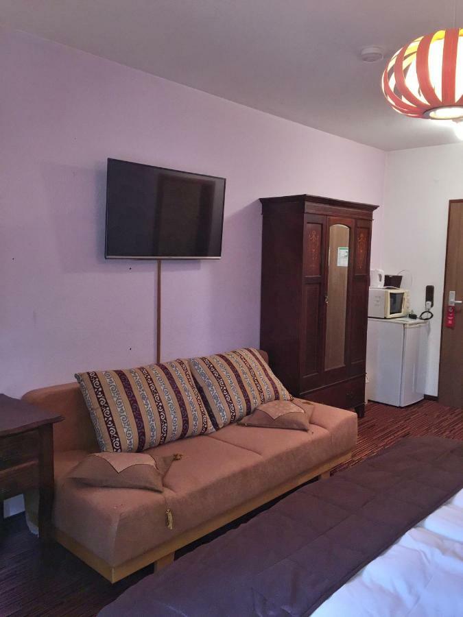 Hotel Attache Raunheim Ngoại thất bức ảnh