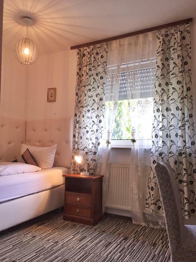 Hotel Attache Raunheim Ngoại thất bức ảnh